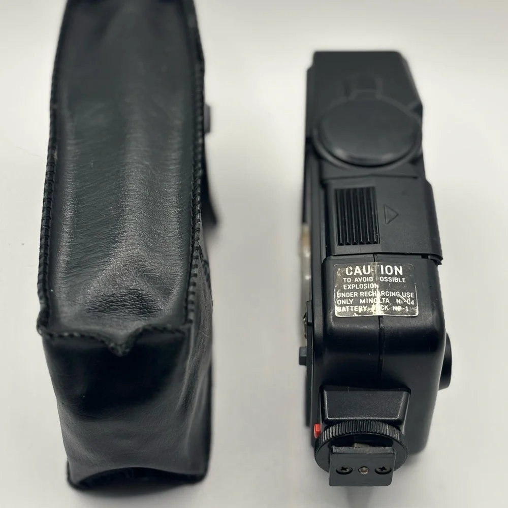Minolta Auto 32 Flash with Case